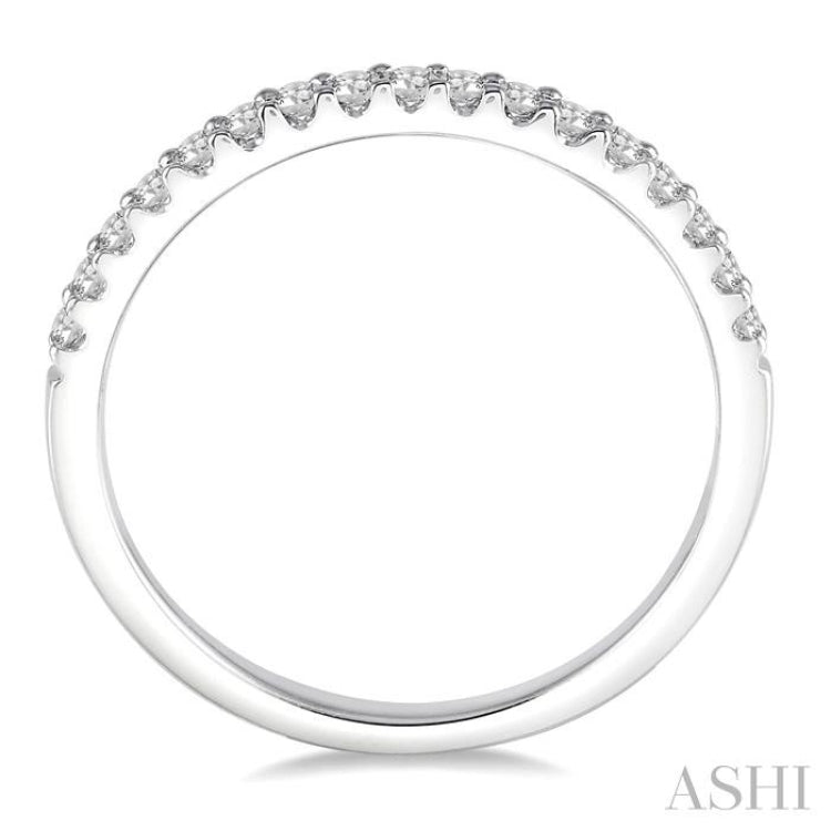 1/4 Ctw Round Cut Diamond Wedding Band in 14K White Gold