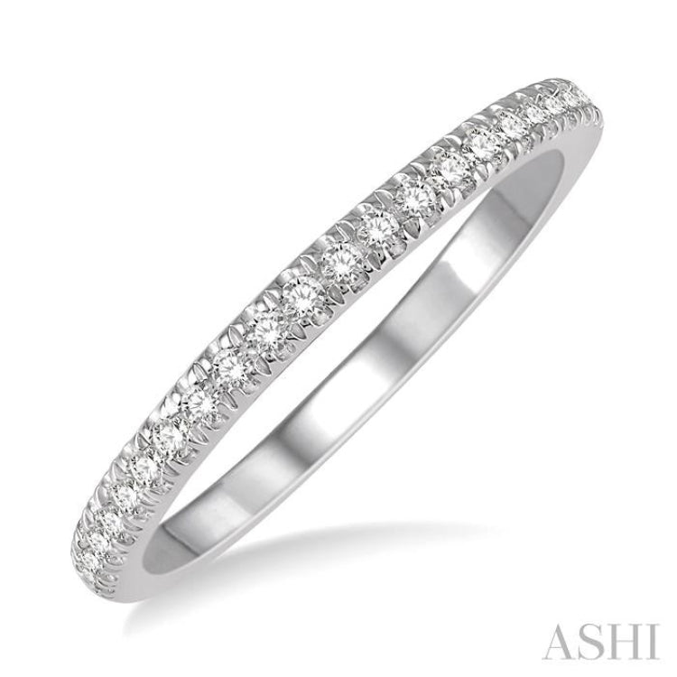 1/5 Ctw Round Cut Diamond Wedding Band in 14K White Gold