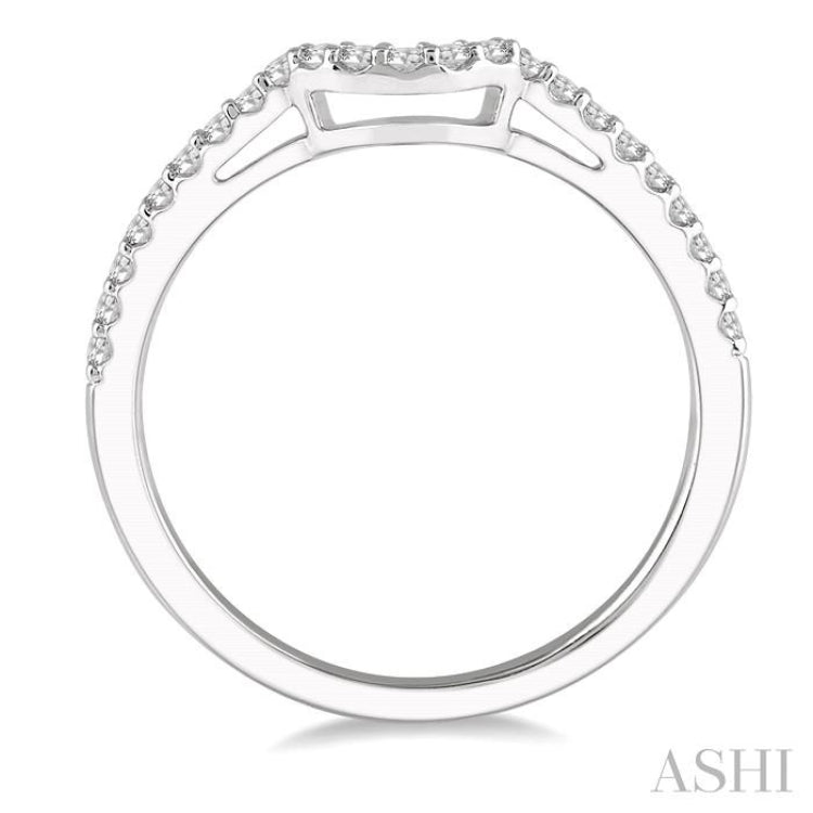 1/5 Ctw Arched Center Round Cut Diamond Wedding Band in 14K White Gold