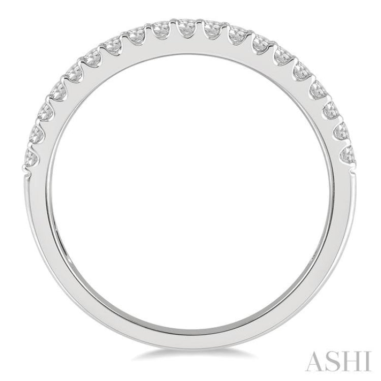 1/4 Ctw Round Cut Diamond Wedding Band in 14K White Gold