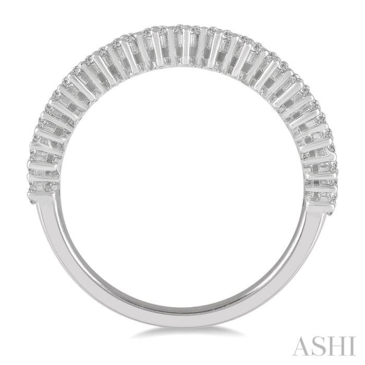 1/3 ctw Zigzag Round Cut Diamond Wedding Band in 14K White Gold