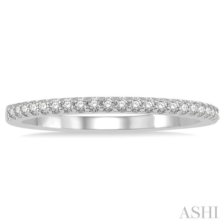 1/6 Ctw Round Cut Diamond Wedding Band in 14K White Gold