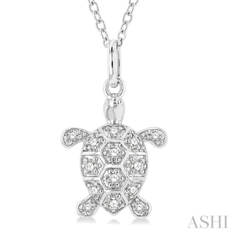 1/6 Ctw Marine Life Turtle Petite Round Cut Diamond FAshion Pendant With Chain in 10K White Gold