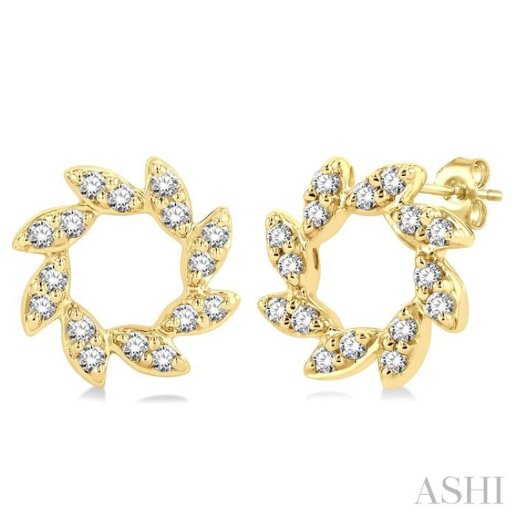 1/10 Ctw Floral Petite Round Cut Diamond FAshion Stud Earring in 10K Yellow Gold