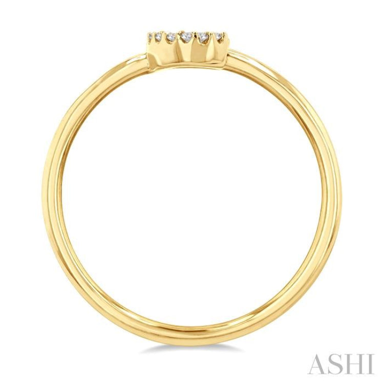 1/20 Ctw Initial 'C' Round Cut Diamond FAshion Ring in 10K Yellow Gold