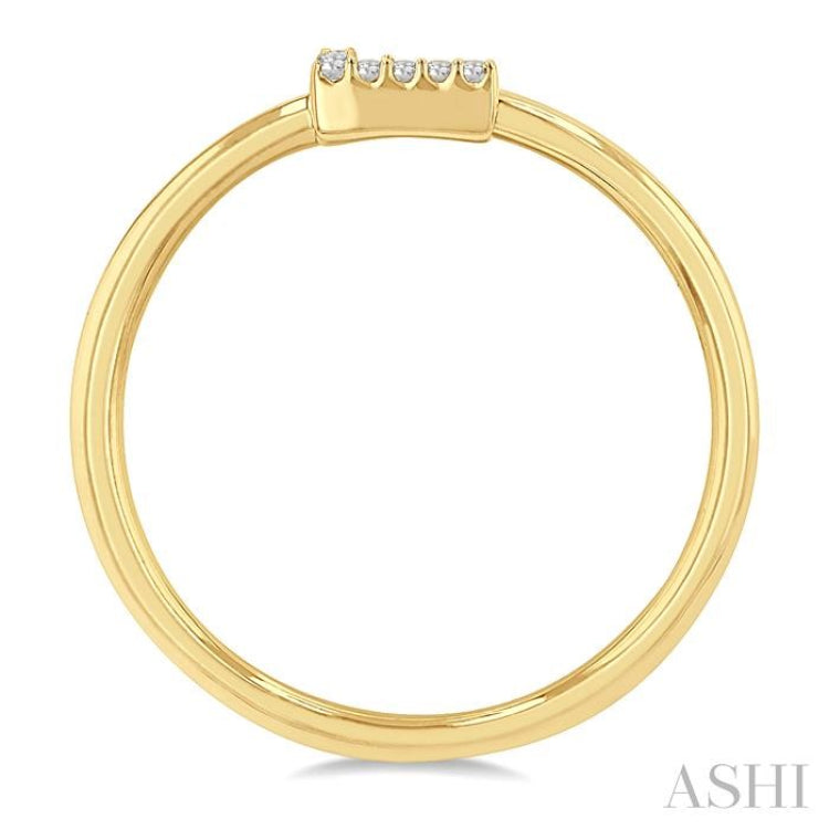 1/20 Ctw Initial 'L' Round Cut Diamond FAshion Ring in 10K Yellow Gold