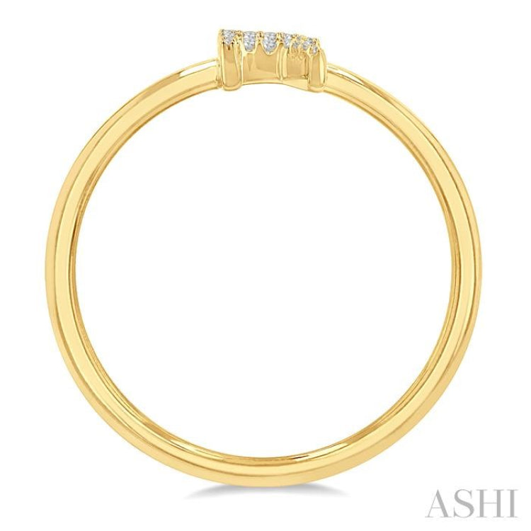 1/20 Ctw Initial 'R' Round Cut Diamond FAshion Ring in 10K Yellow Gold