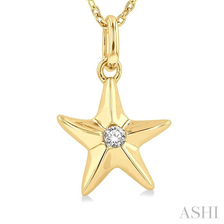 1/50 Ctw Starfish Petite Round Cut Diamond FAshion Pendant With Chain in 10K Yellow Gold