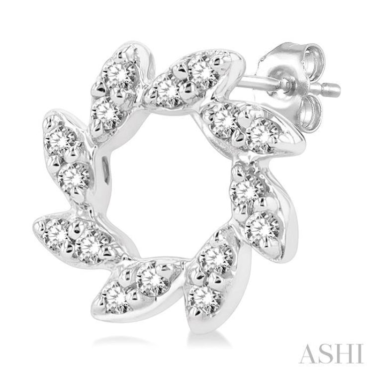 1/10 Ctw Floral Petite Round Cut Diamond FAshion Stud Earring in 10K White Gold