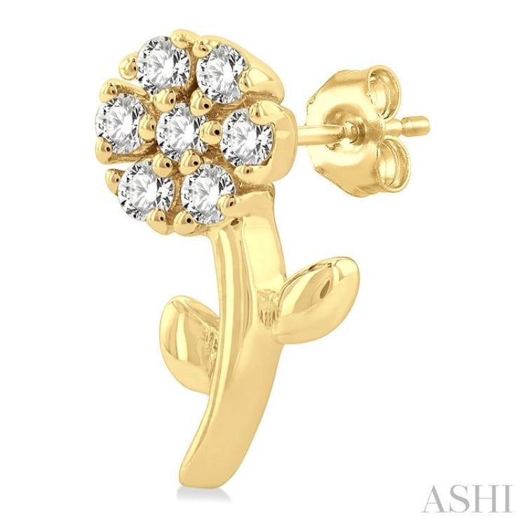 1/8 Ctw Floral Round Cut Diamond Petite FAshion Stud Earring in 10K Yellow Gold