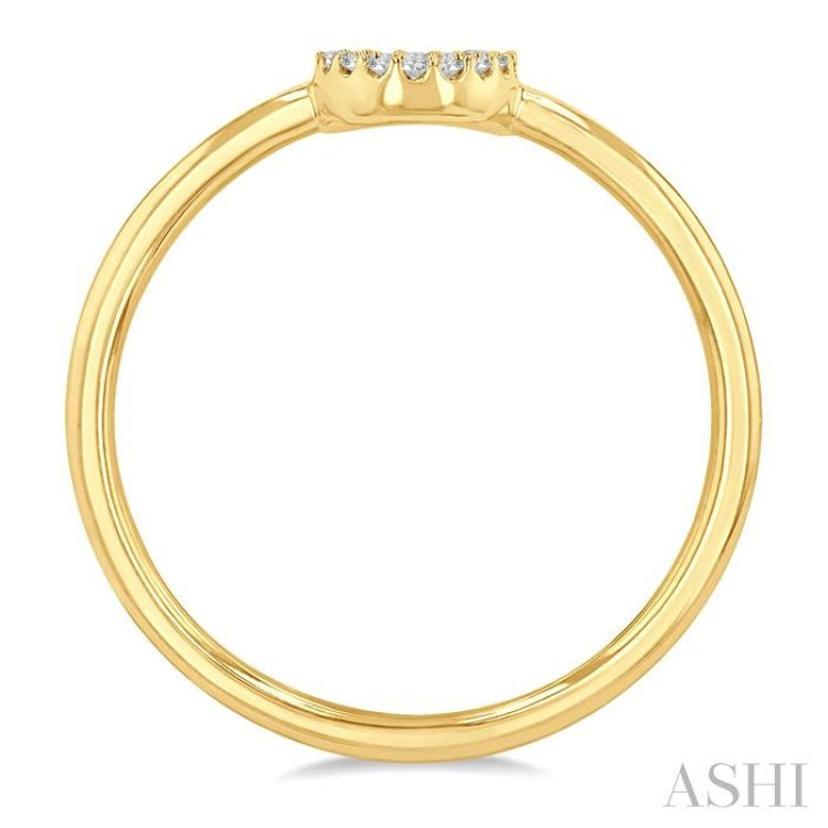 1/20 Ctw Initial 'O' Round Cut Diamond FAshion Ring in 10K Yellow Gold