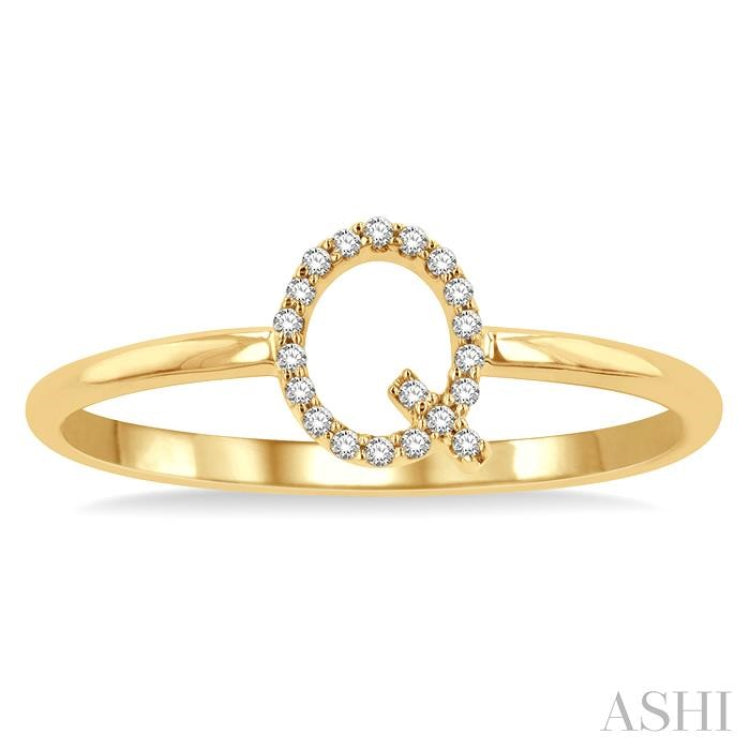 1/20 Ctw Initial 'Q' Round Cut Diamond FAshion Ring in 10K Yellow Gold