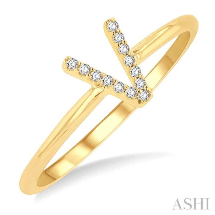 1/20 Ctw Initial 'V' Round Cut Diamond FAshion Ring in 10K Yellow Gold