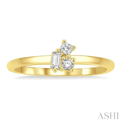 1/6 ctw Petite Tri-Stone Scatter Princess, Baguette & Round Cut Diamond FAshion Ring in 10K Yellow Gold