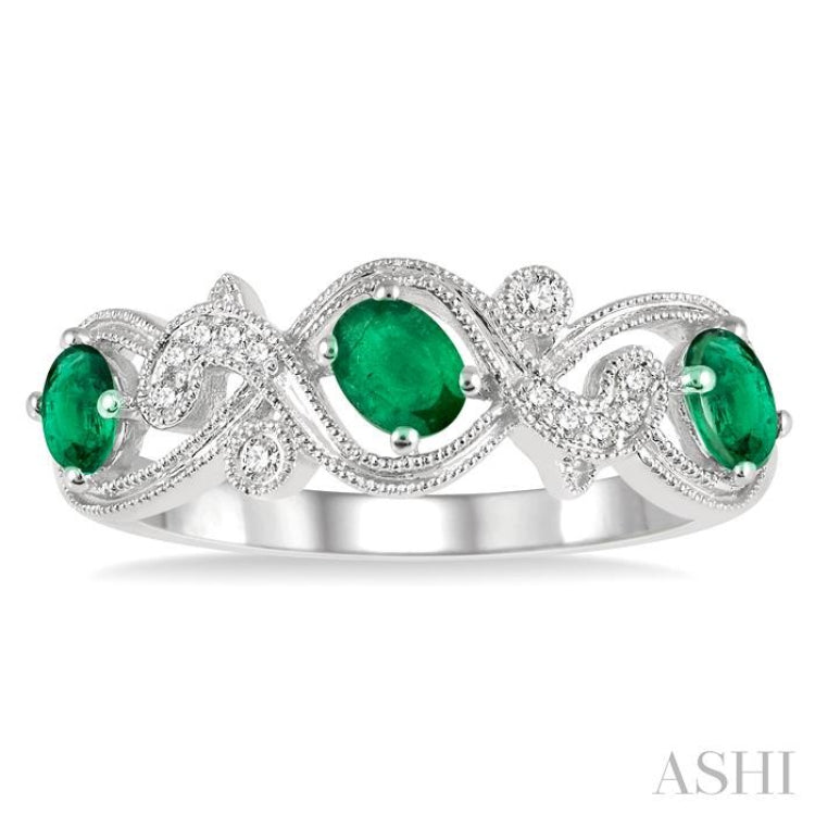 1/20 ctw Entwined Open Lattice 4x3MM Oval Cut Emerald and Round Cut Diamond Precious Wedding Band in 14K White Gold