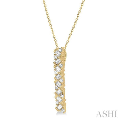 1/2 Ctw Zigzag Baguette and Round Cut Diamond Bar Pendant With Chain in 14K Yellow Gold