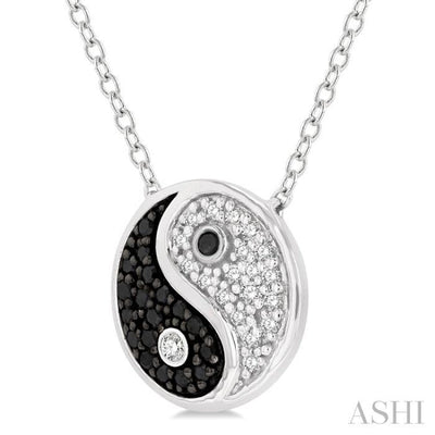 1/6 Ctw Tao Yin Yang Petite White & Black Round Cut Diamond Fashion Pendant With Chain in 10K White Gold