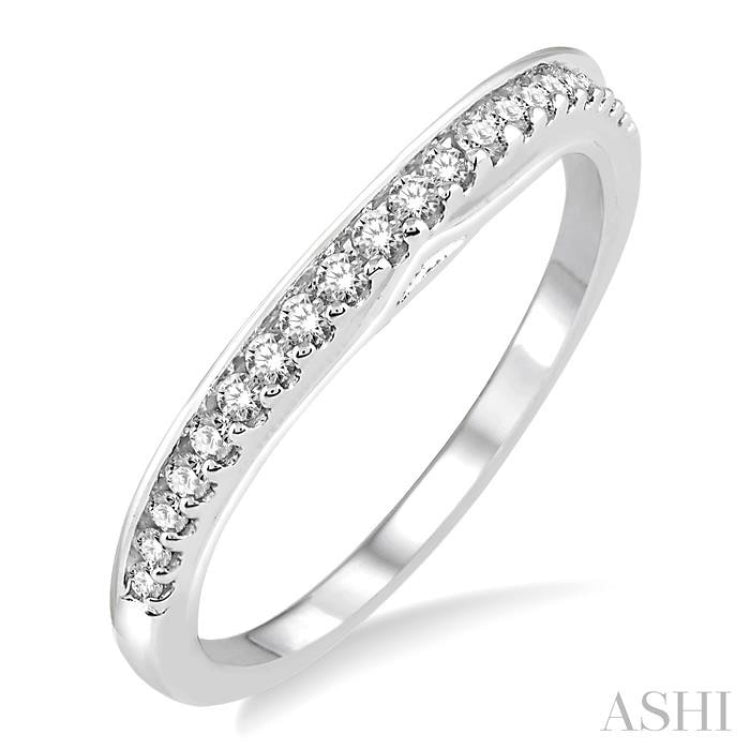 1/4 Ctw Round Cut Diamond Wedding Band in 14K White Gold